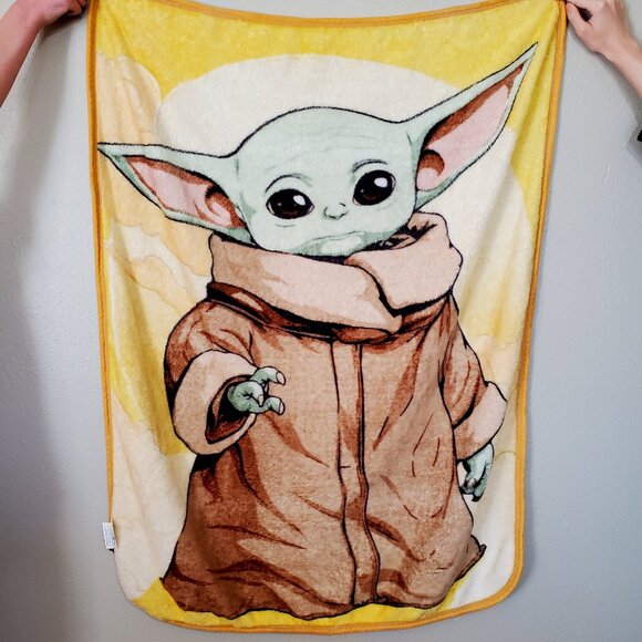 Star Wars Grogu Baby Yoda The Child The Mandalorian Plush Throw Blanket - Picture 2 of 6